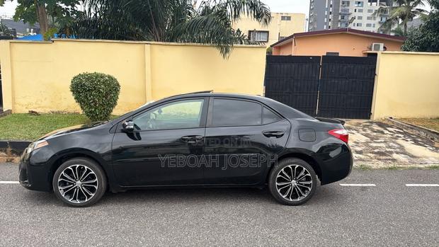 Toyota Corolla S Plus 4dr Sedan (1.8L 4cyl CVT) 2016 Gray