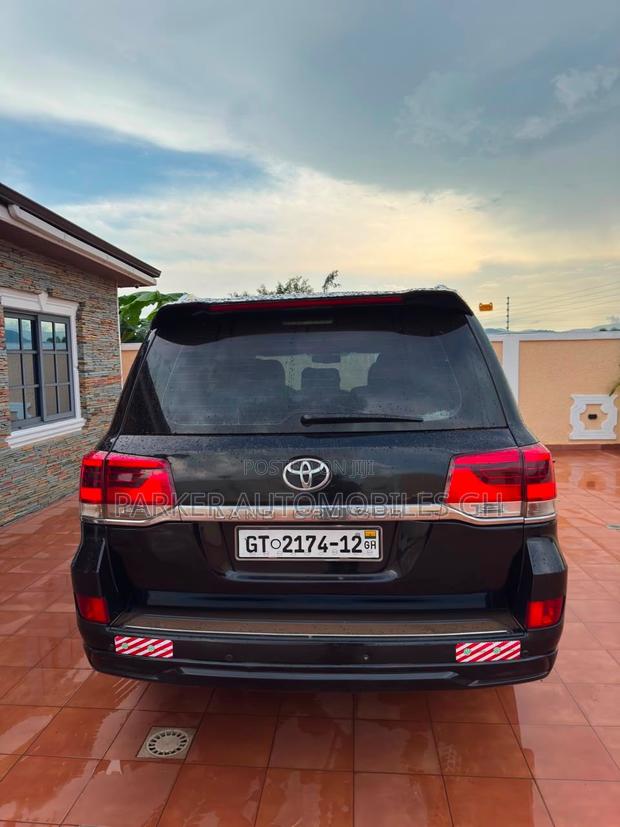 Toyota Land Cruiser 2012 Black