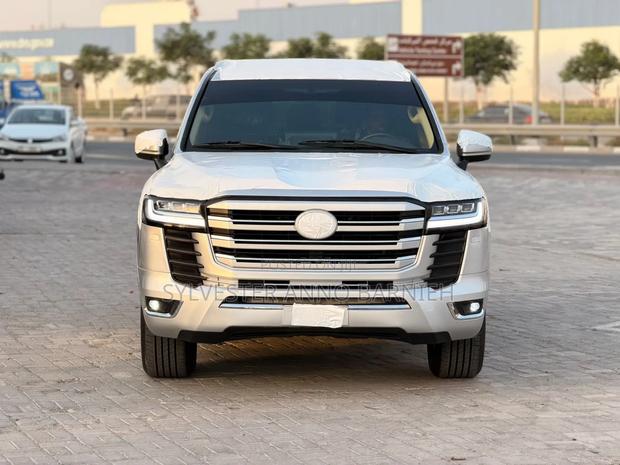 Toyota Land Cruiser 2024 Silver
