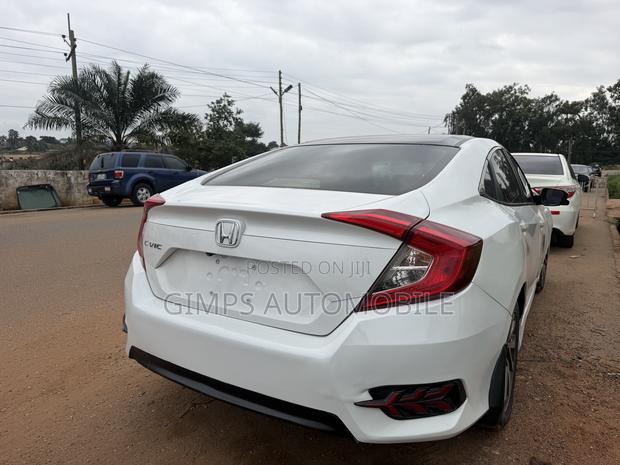 Honda Civic 2018 White