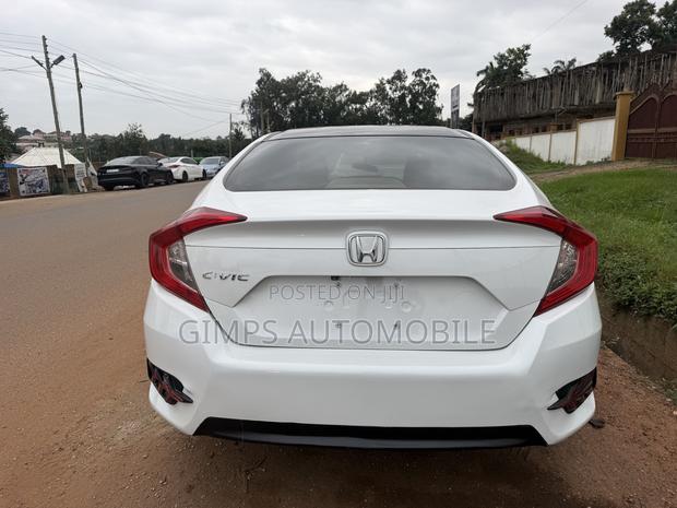 Honda Civic 2018 White