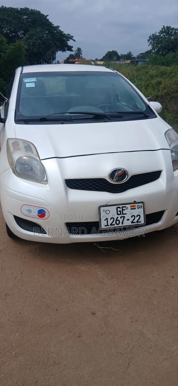 Toyota Vitz 1.3 FWD 3dr 2010 White