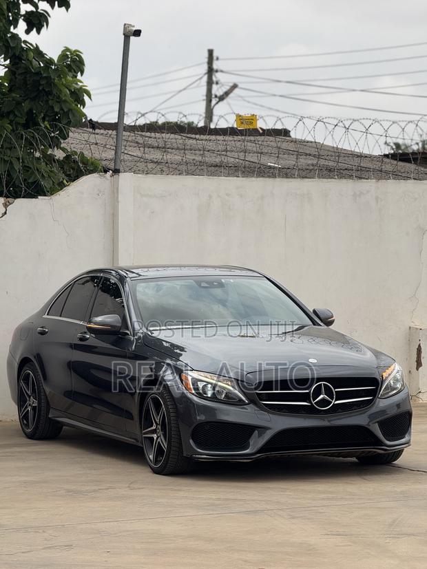 Mercedes-Benz C300 Luxury Sedan RWD (2.0L 4cyl 7A) 2017 Gray