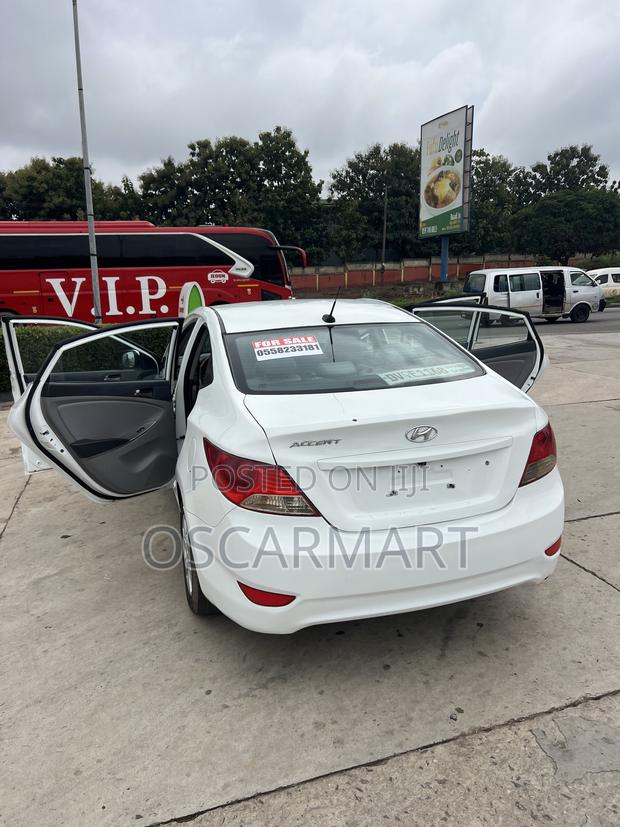 Hyundai Accent SE Sedan 2016 White