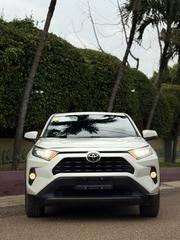 Toyota RAV4 XLE Premium 2021 White for sale