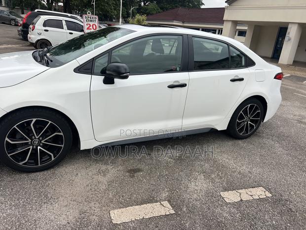 Toyota Corolla SE 2021 White