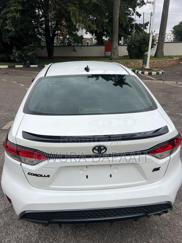 Toyota Corolla SE 2021 White