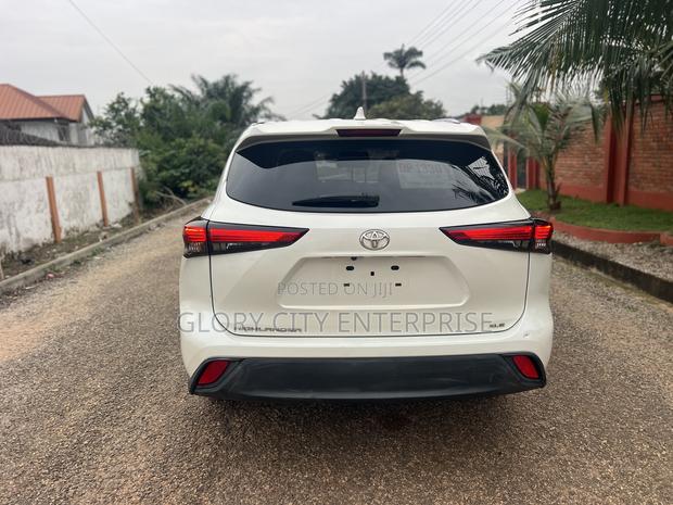 Toyota Highlander XLE 2021 White