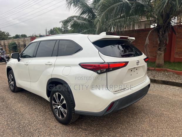 Toyota Highlander XLE 2021 White