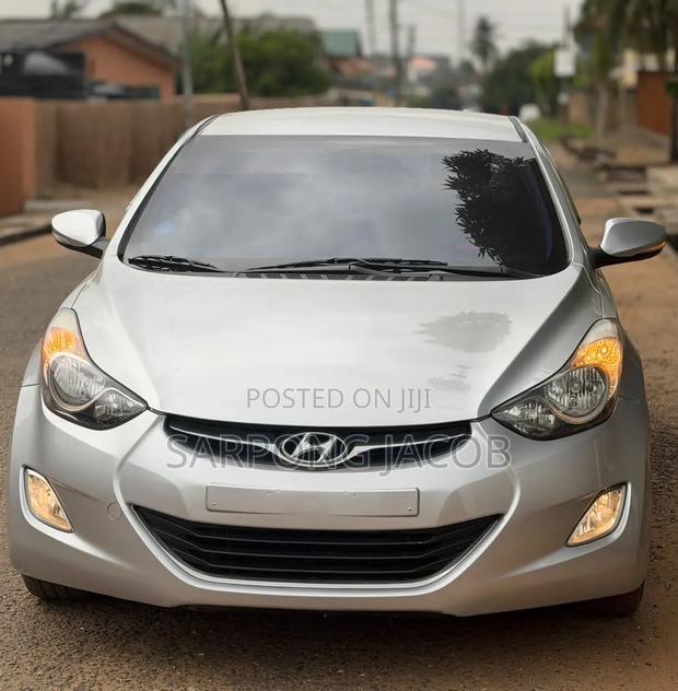 Hyundai Elantra 2013 Silver