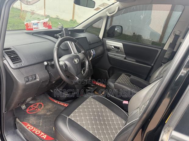 Toyota Voxy 2013 Black