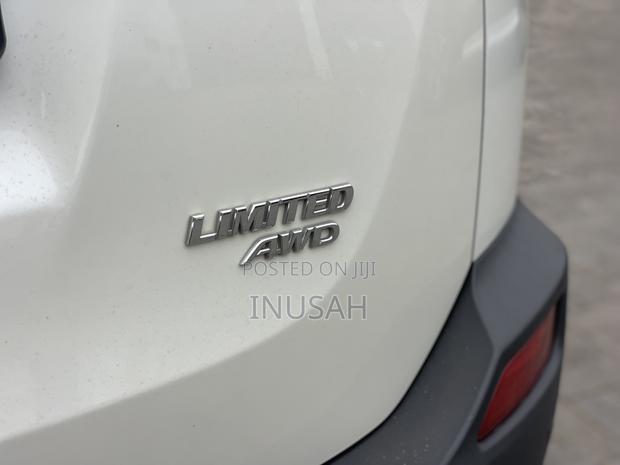 Toyota RAV4 Limited 4dr SUV AWD (2.5L 4cyl 6A) 2014 White