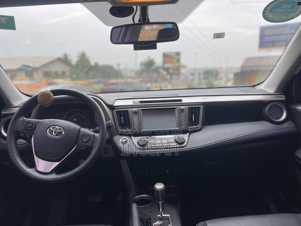 Toyota RAV4 Limited 4dr SUV AWD (2.5L 4cyl 6A) 2014 White