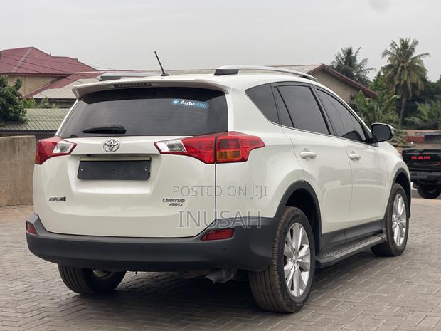 Toyota RAV4 Limited 4dr SUV AWD (2.5L 4cyl 6A) 2014 White