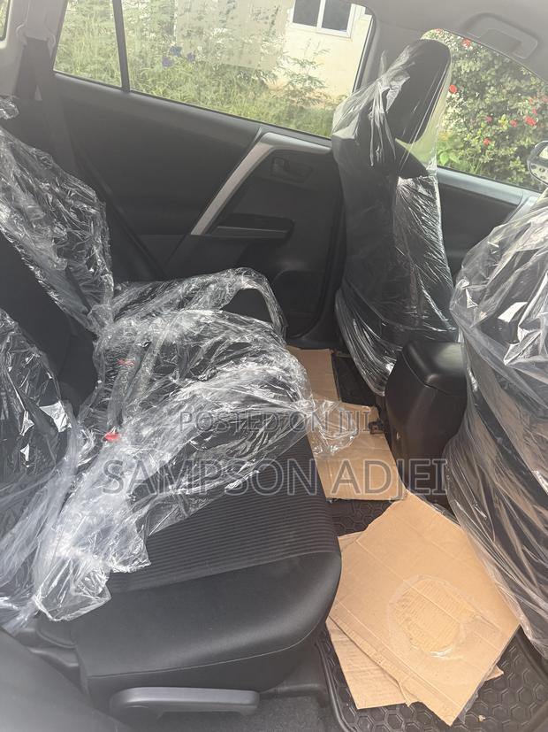 Toyota RAV4 2017 White