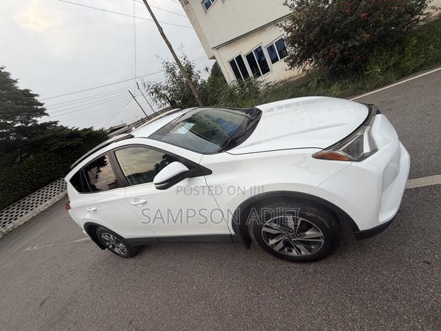 Toyota RAV4 2017 White