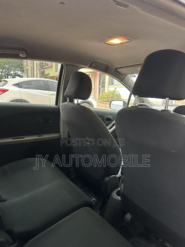 Toyota Corolla 2010 Silver
