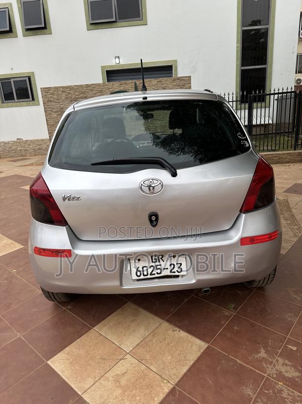 Toyota Corolla 2010 Silver