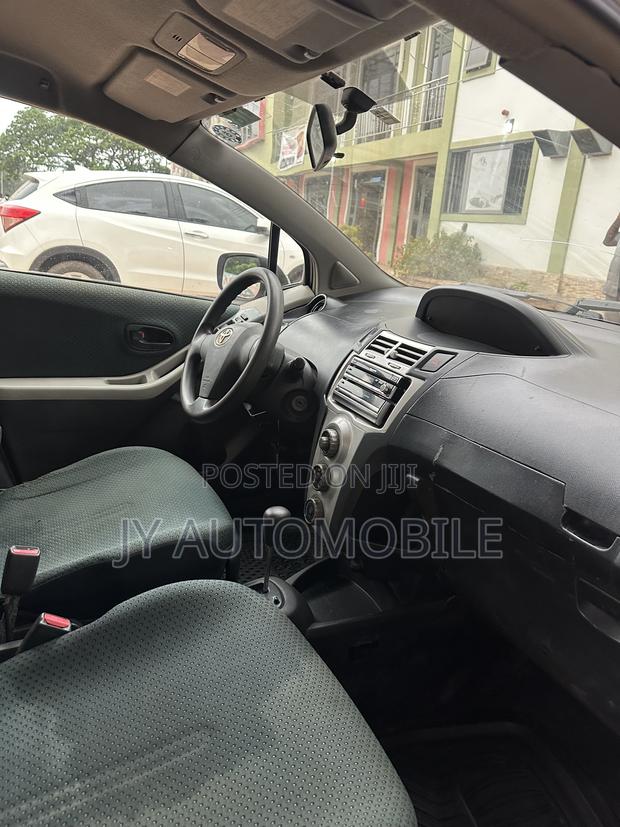 Toyota Corolla 2010 Silver