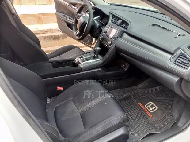 Honda Civic 2019 White