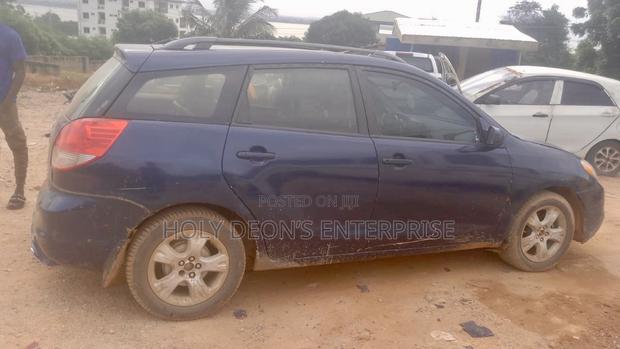 Toyota Matrix Hatchback FWD (1.8L 4cyl 5M) 2010 Blue
