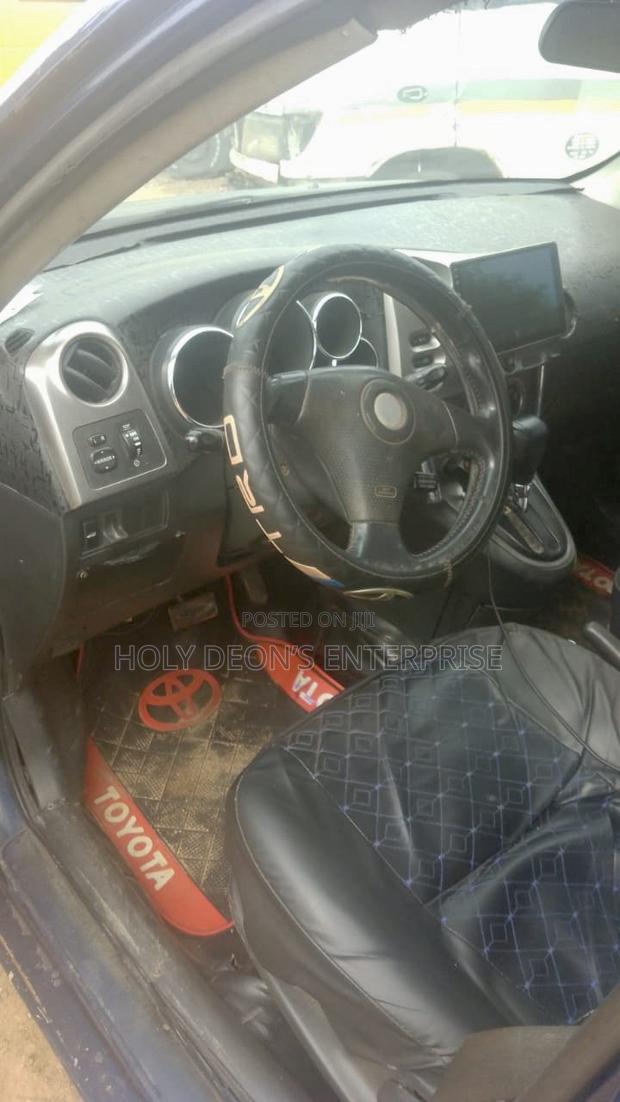 Toyota Matrix Hatchback FWD (1.8L 4cyl 5M) 2010 Blue