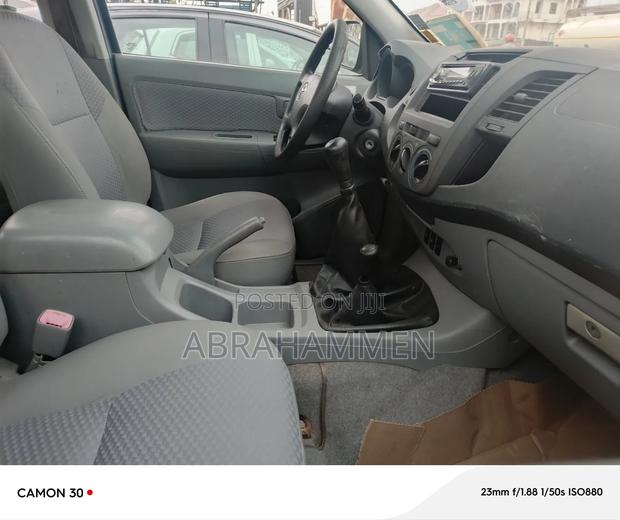 Toyota Hilux 2015 Black