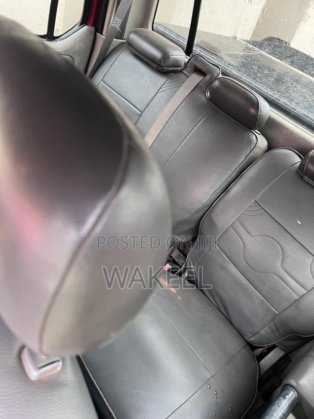 Ford Explorer Sport Track 2005 Red
