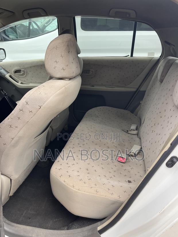 Toyota Vitz 2010 White