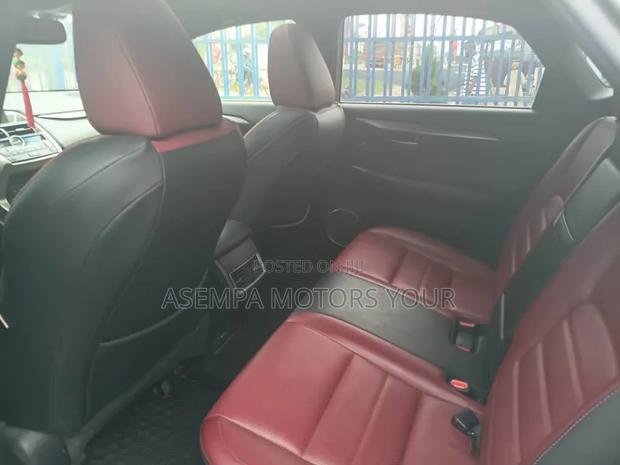 Lexus NX 2016 Silver