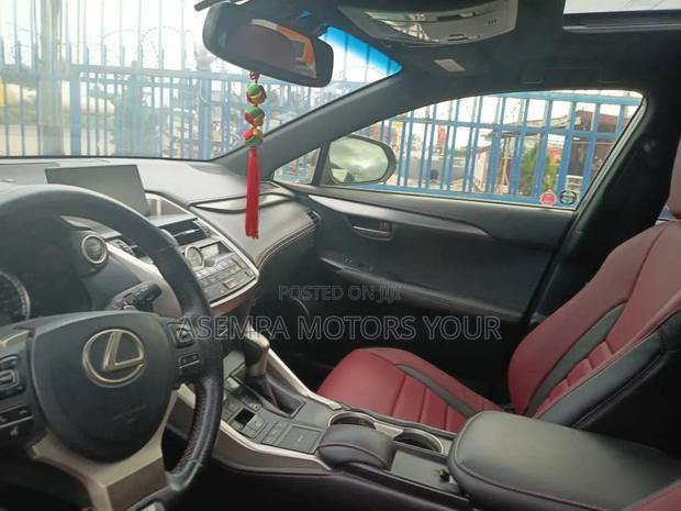 Lexus NX 2016 Silver