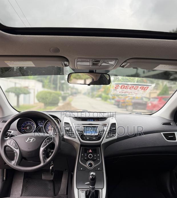 Hyundai Elantra 2016 Red