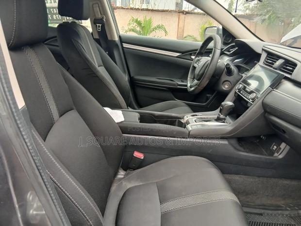 Honda Civic LX 2dr Coupe (2.0L 4cyl) 2016 Silver