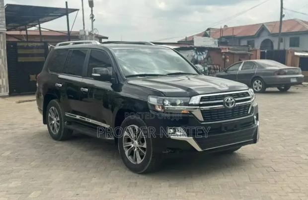 Toyota Land Cruiser 2013 Matt Black