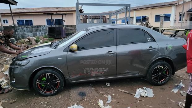 Toyota Corolla 2010 Gray