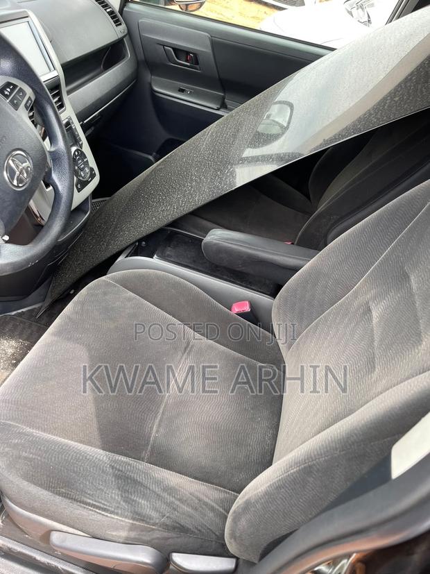Toyota Voxy X L Edition 2WD 8-Seater 2013 Black