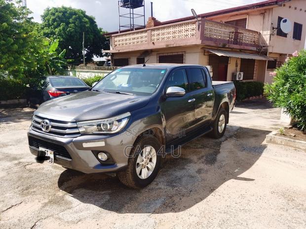 Toyota Hilux 2018 Gray