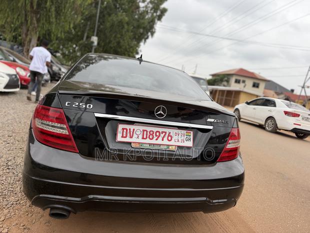 Mercedes-Benz C250 2014 Black