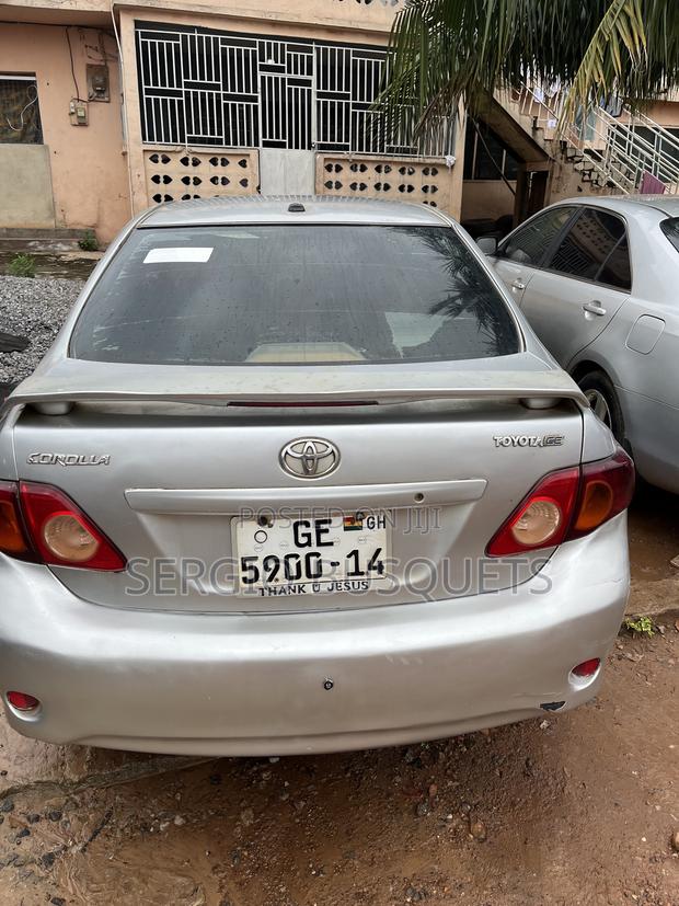 Toyota Corolla LE 4dr Sedan (1.8L 4cyl 4A) 2010 Silver