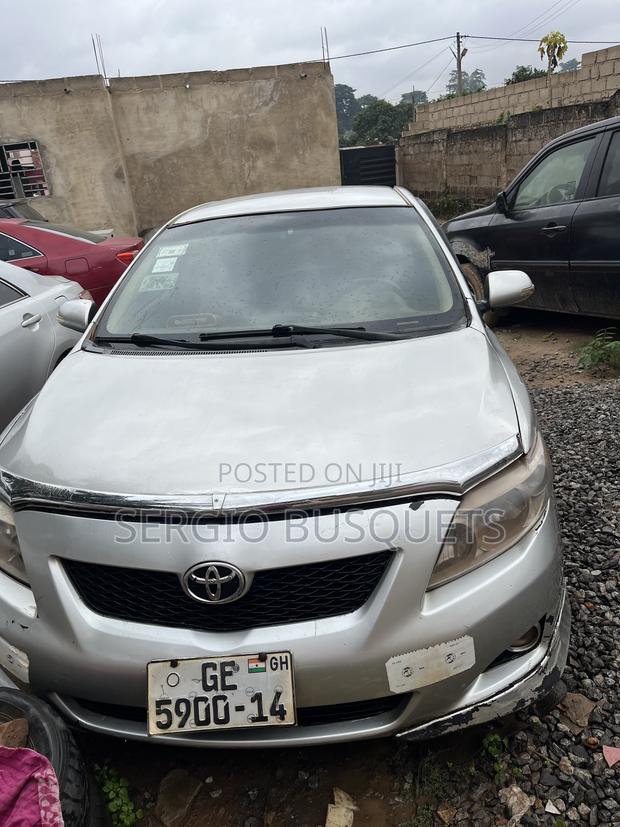Toyota Corolla LE 4dr Sedan (1.8L 4cyl 4A) 2010 Silver