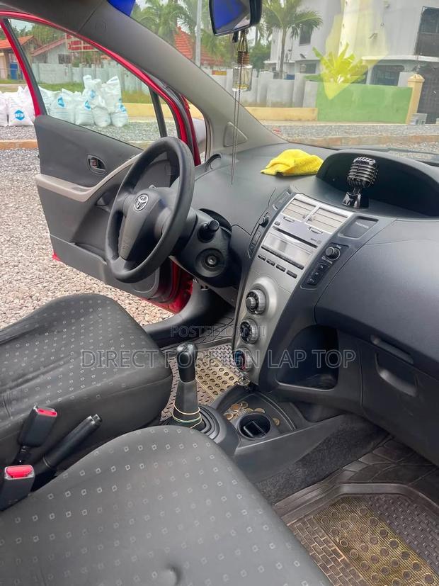 Toyota Yaris 2011 Red