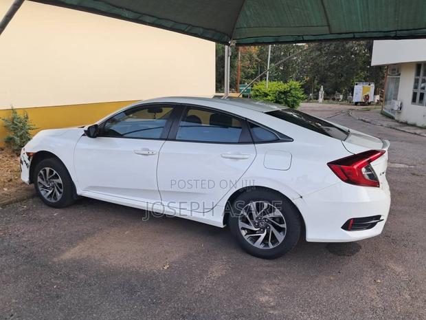 Honda Civic 2018 White