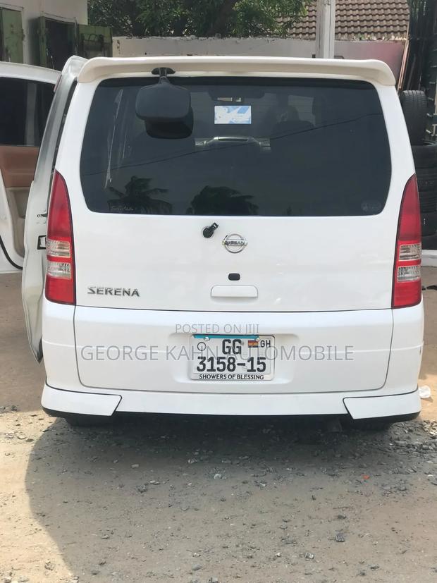 Nissan Serena 2004 White