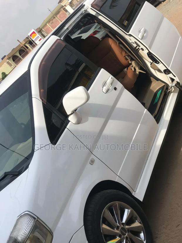 Nissan Serena 2004 White