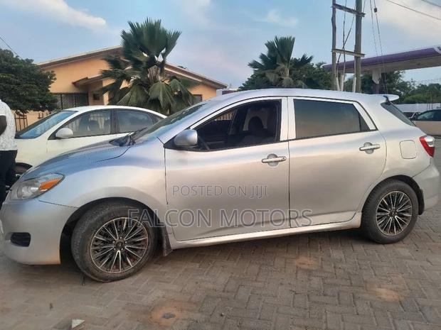 Toyota Matrix 2010 Silver