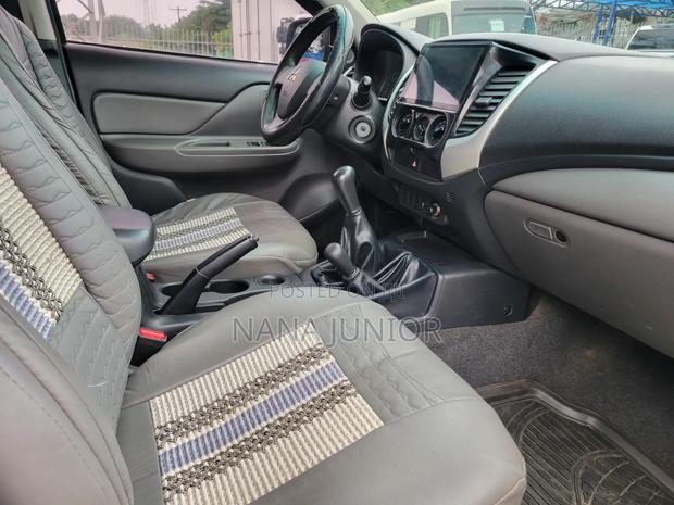 Mitsubishi L200 2018 White
