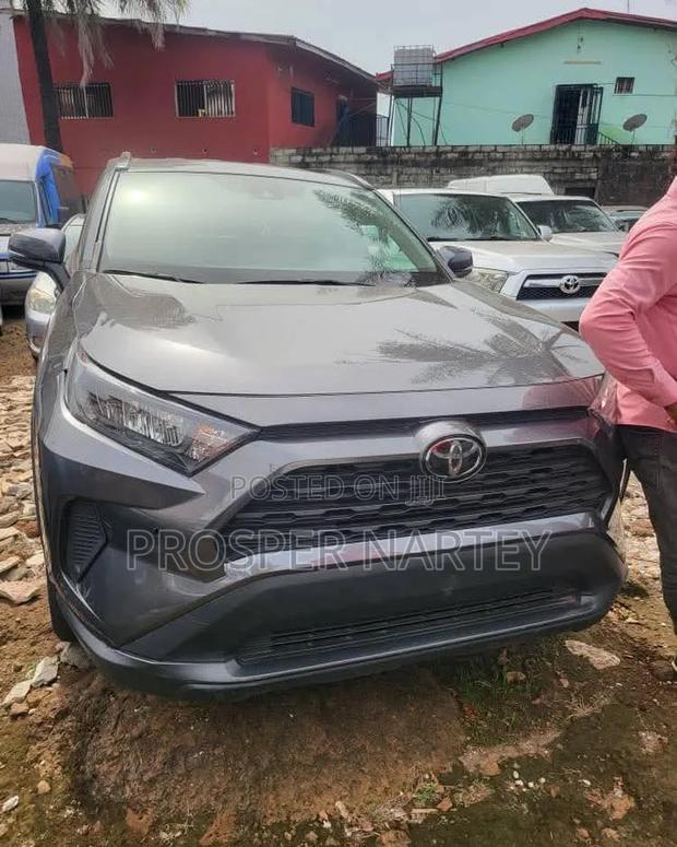Toyota RAV4 2021 Brown