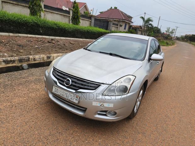 Nissan Altima 2.5 S Sedan 2011 Gray