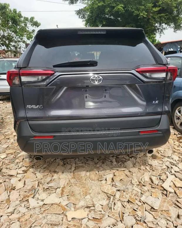 Toyota RAV4 2021 Brown
