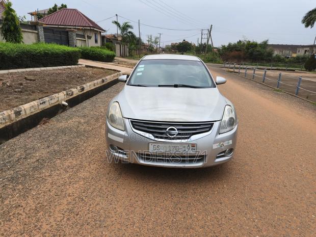 Nissan Altima 2.5 S Sedan 2011 Gray